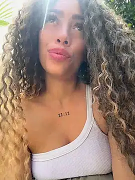 roxyrougee online show from May 7, 2:53 pm