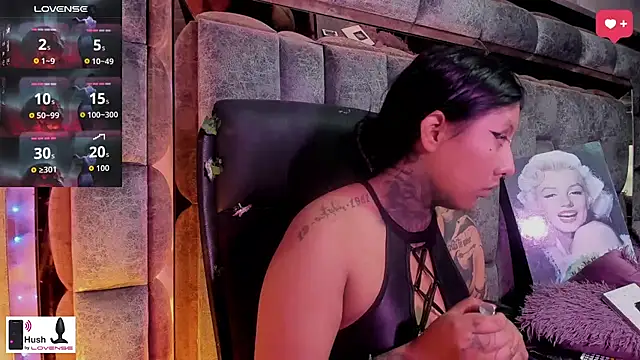 missashlyrosette online show from February 8, 12:41 am