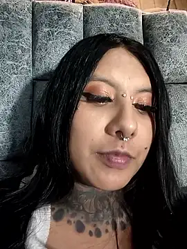 missashlyrosette online show from May 14, 2:19 am