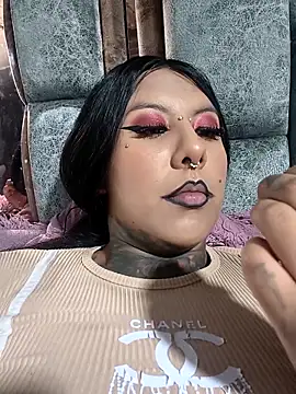 missashlyrosette online show from April 2, 10:49 pm