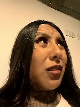 missashlyrosette online show from April 6, 1:23 am