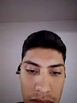 aispuro8505 online show from November 29, 6:46 am