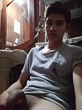 aispuro8505 online show from April 26, 7:27 am