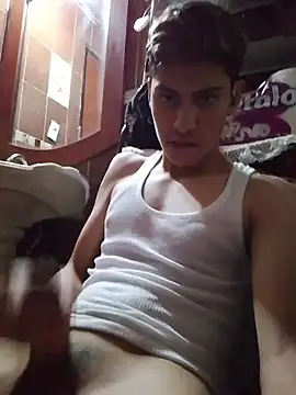 aispuro8505 online show from February 8, 7:50 am