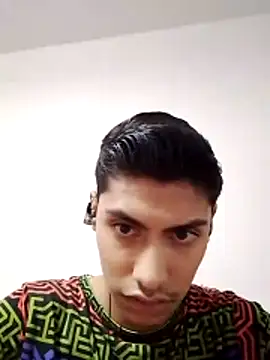 aispuro8505 online show from December 4, 5:06 am