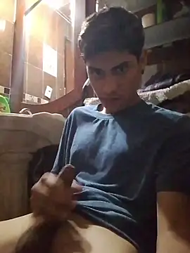 aispuro8505 online show from April 7, 7:54 am