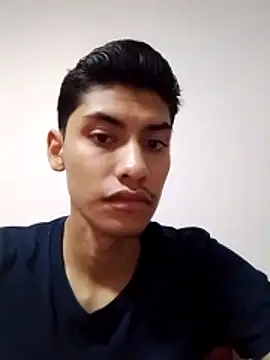 aispuro8505 online show from December 5, 5:28 am