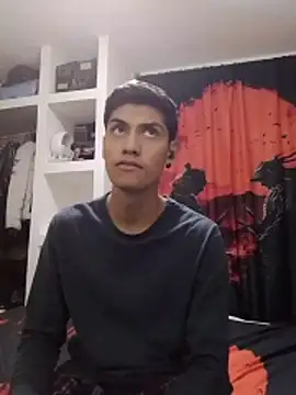 aispuro8505 online show from April 3, 7:04 am