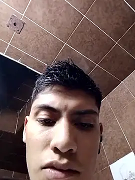 aispuro8505 online show from November 6, 8:18 am