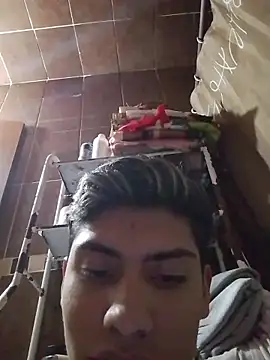 aispuro8505 online show from February 16, 7:18 am