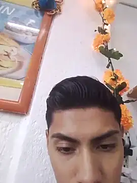 aispuro8505 online show from October 15, 11:02 pm