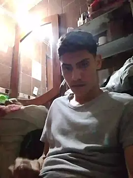 aispuro8505 online show from February 27, 7:52 am