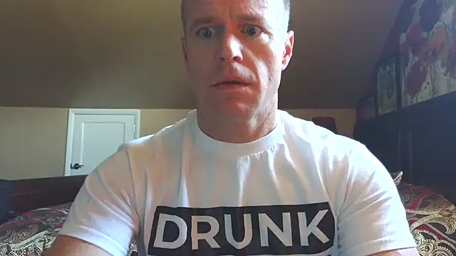 Snapshot of DILFiGuess11 chatting on June 4, 4:22 pm DILFiGuess11 online show from June 4, 4:22 pm