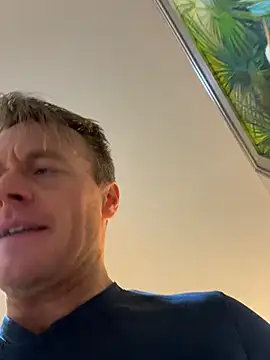 DILFiGuess11 online show from February 10, 4:55 am