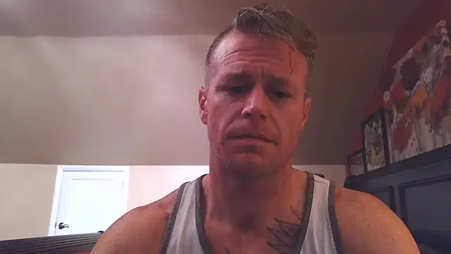 Snapshot of DILFiGuess11 chatting on June 21, 5:02 am DILFiGuess11 online show from June 21, 5:02 am