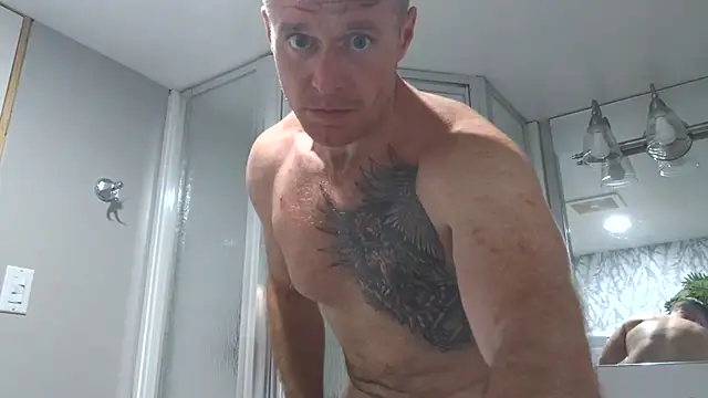 Snapshot of DILFiGuess11 chatting on June 7, 3:01 am DILFiGuess11 online show from June 7, 3:01 am