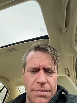 DILFiGuess11 online show from March 18, 3:24 pm