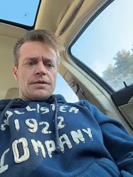 DILFiGuess11 online show from February 13, 1:44 pm