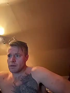 DILFiGuess11 online show from March 11, 4:50 am