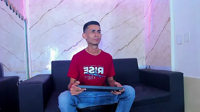 Golldens Dreamss online show from December 4, 12:15 pm