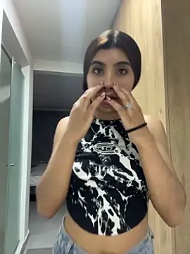 DianeSuns  online show from April 26, 3:37 am