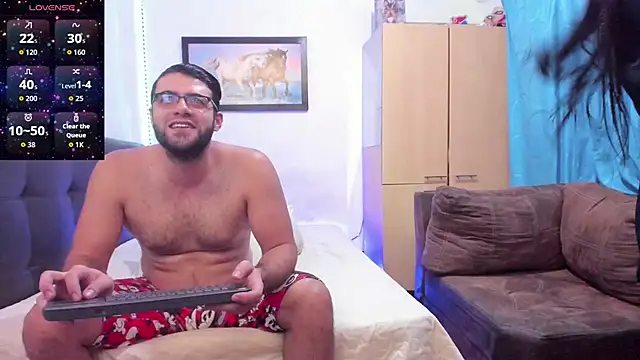 Snapshot of Kloe_and_Marko chatting on February 10, 6:23 am Kloe and Marko online show from February 10, 6:23 am