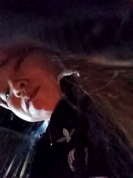 may-squirl online show from October 25, 6:12 am