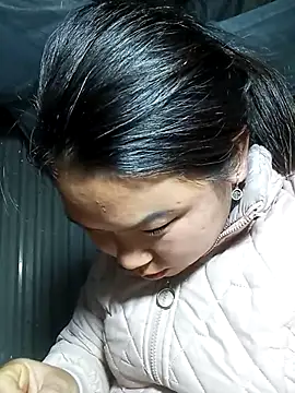 may-squirl online show from November 20, 2:07 pm