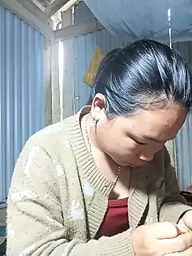 may-squirl online show from November 2, 5:56 am