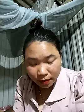 may-squirl online show from October 18, 11:34 am