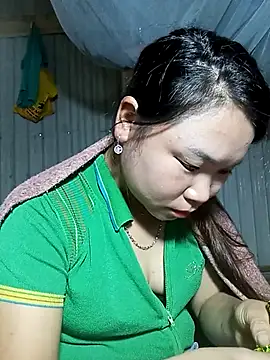 may-squirl online show from November 9, 4:05 am