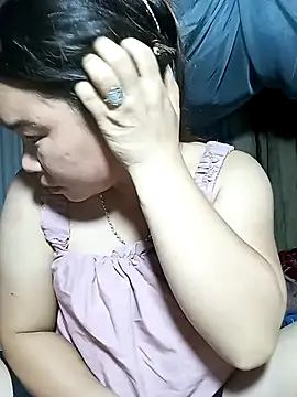 may-squirl online show from November 6, 12:09 pm