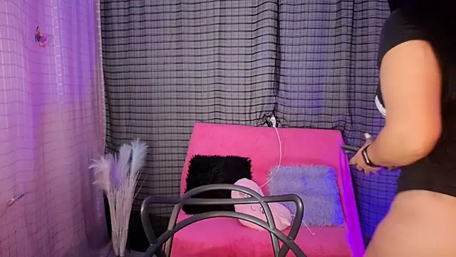 Kayleemorales online show from January 12, 5:42 pm