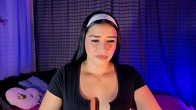 Kayleemorales online show from October 28, 5:45 pm