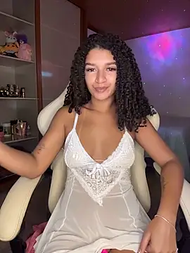 larajuli online show from June 6, 7:19 pm