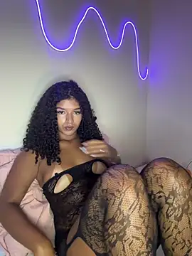 larajuli online show from March 25, 3:06 am