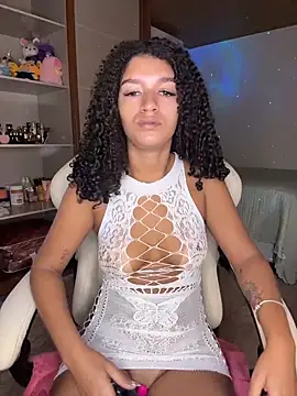 larajuli online show from June 3, 5:06 pm