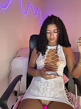 larajuli online show from March 24, 2:06 pm