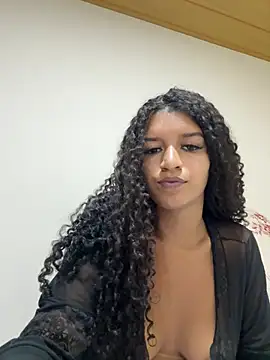 Snapshot of larajuli chatting on February 17, 9:34 pm larajuli online show from February 17, 9:34 pm