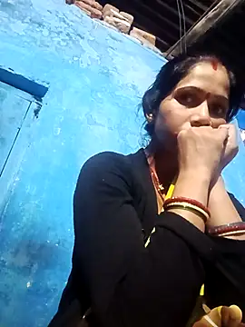 Jooli xx online show from February 25, 1:00 pm