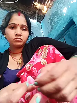 Jooli xx online show from April 11, 7:45 am