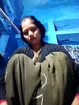 Snapshot of Jooli_xx chatting on December 3, 12:12 am Jooli xx online show from December 3, 12:12 am