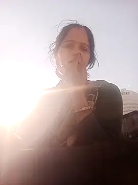 Snapshot of Jooli_xx chatting on November 8, 3:21 am Jooli xx online show from November 8, 3:21 am