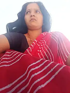 Snapshot of Jooli_xx chatting on November 5, 4:48 am Jooli xx online show from November 5, 4:48 am