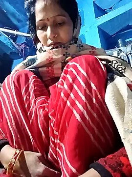 Snapshot of Jooli_xx chatting on November 19, 12:21 am Jooli xx online show from November 19, 12:21 am