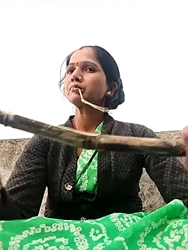 Snapshot of Jooli_xx chatting on November 1, 12:21 pm Jooli xx online show from November 1, 12:21 pm