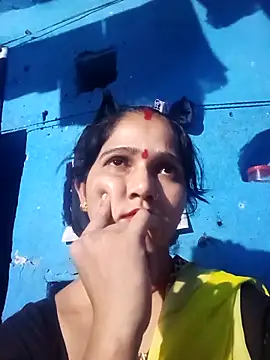 Jooli xx online show from April 2, 1:51 pm