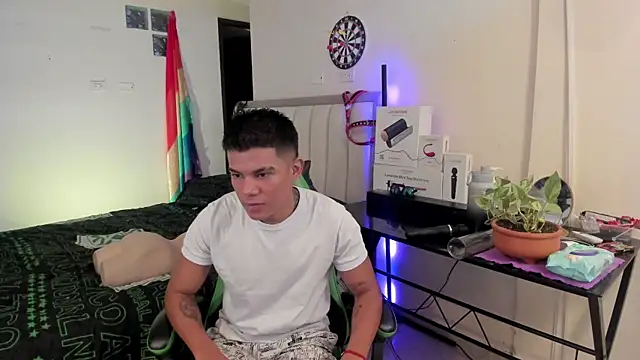 Snapshot of Jack_castell chatting on October 5, 11:45 am Jack castell online show from October 5, 11:45 am