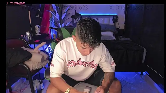 Snapshot of Jack_castell chatting on May 9, 11:08 pm Jack castell online show from May 9, 11:08 pm