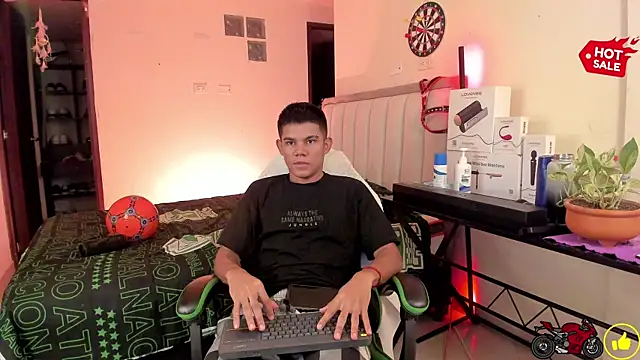 Snapshot of Jack_castell chatting on October 8, 11:12 am Jack castell online show from October 8, 11:12 am